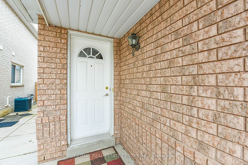 Mississauga House for rent - 3 Bedrooms — photo 4