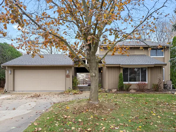 5132 Patrick Rd, West Bloomfield, MI 48322