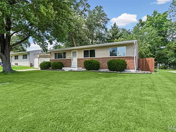 3rd image of 1135 Kostka Ln