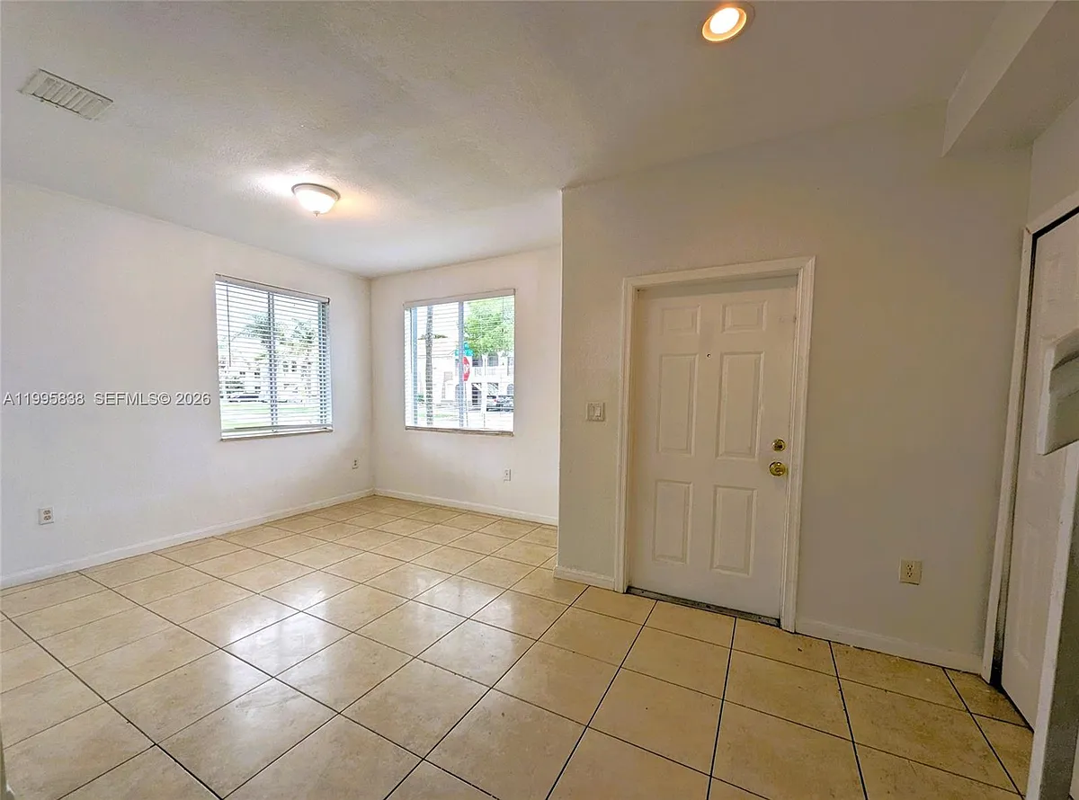 Building Photo - 2726 SE 16th Ave #173