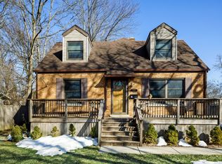 5733 Hillcrest Rd, Downers Grove, IL 60516