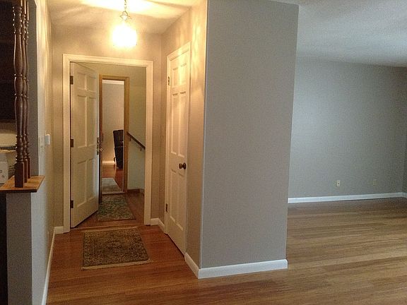 3rd image of 520 Oakhurst Dr APT 3