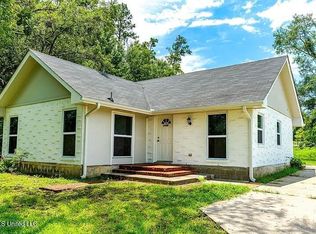 6535 Lakeshore Rd, Bay Saint Louis, MS 39520