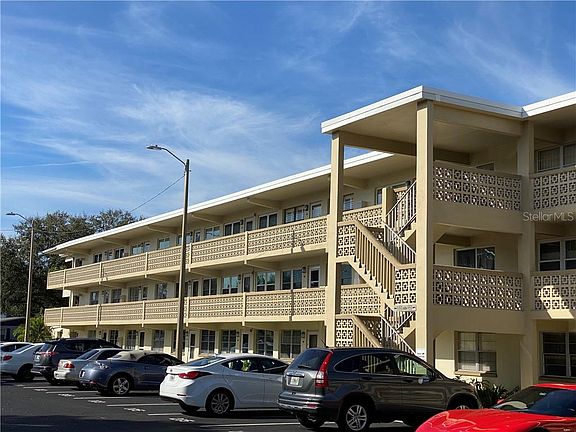 3rd image of 951 79th Ave N APT 118