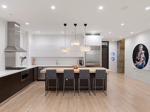 2nd image of 176 Broadway APT 15A