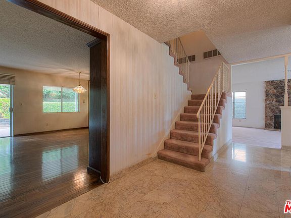 4th image of 4853 Gaynor Ave