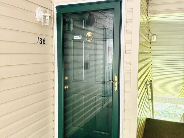 136 Walden Cir, Robbinsville, NJ 08691