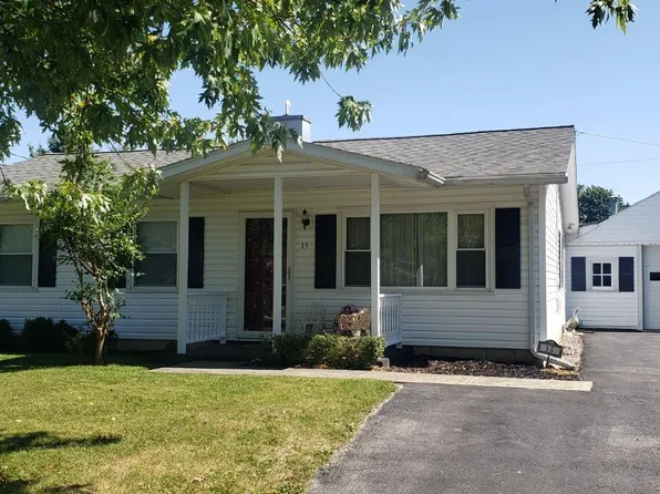 15 Longfellow Dr, Tiffin, OH 44883