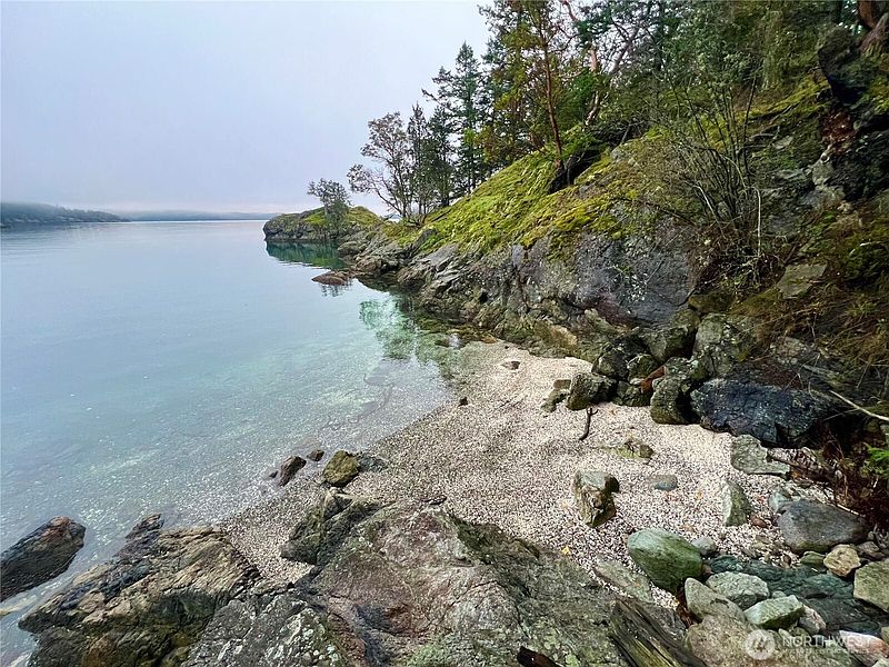 3rd image of 3521 Deer Harbor Road