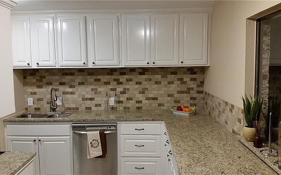 2nd image of 1913 Glenwick Ln