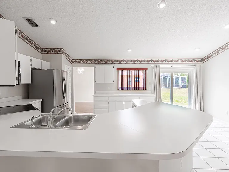 10435 Crestfield Dr — Photo 14