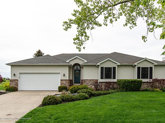 3rd image of 1025 N Crandell Dr