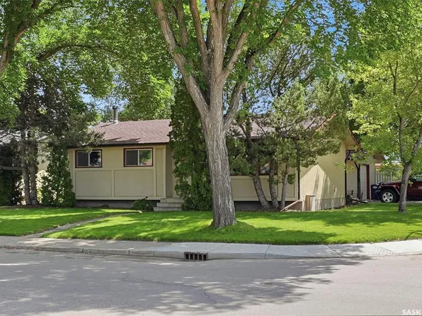 2145 37th STREET W, Saskatoon, SK S7L 4E6