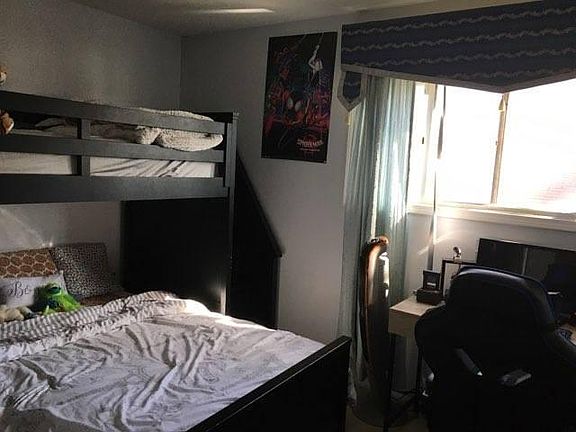 5th image of 2126 Almond Ln