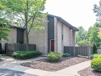 41350 Woodward Ave, Bloomfield Hills, MI, 48304