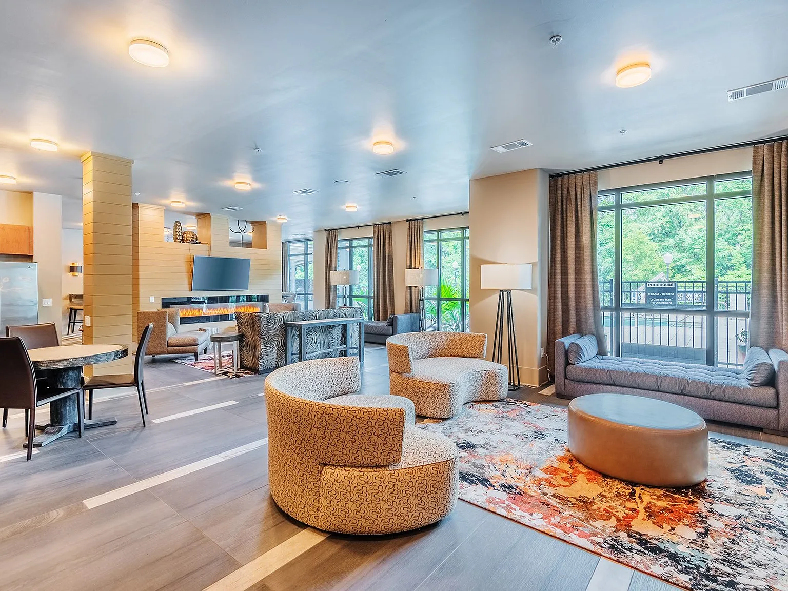 Centre Pointe Apartments — Photo 3