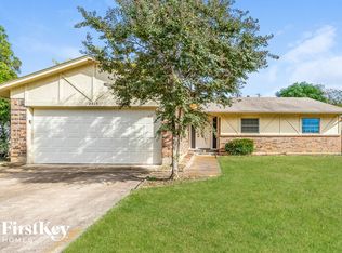 2415 Leslie St, Denton, TX 76205