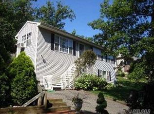 36 Hazel Rd, Rocky Point, NY 11778