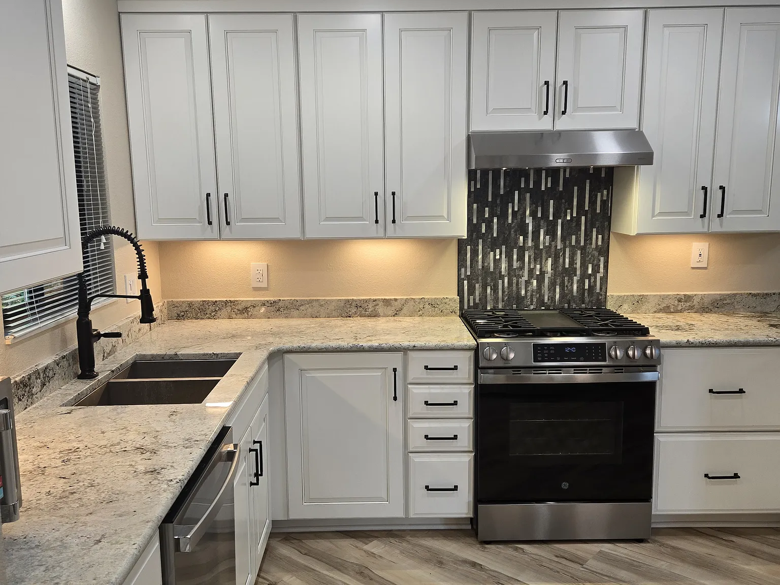 2 bed, 1266 sqft, $2,300 — Photo 4