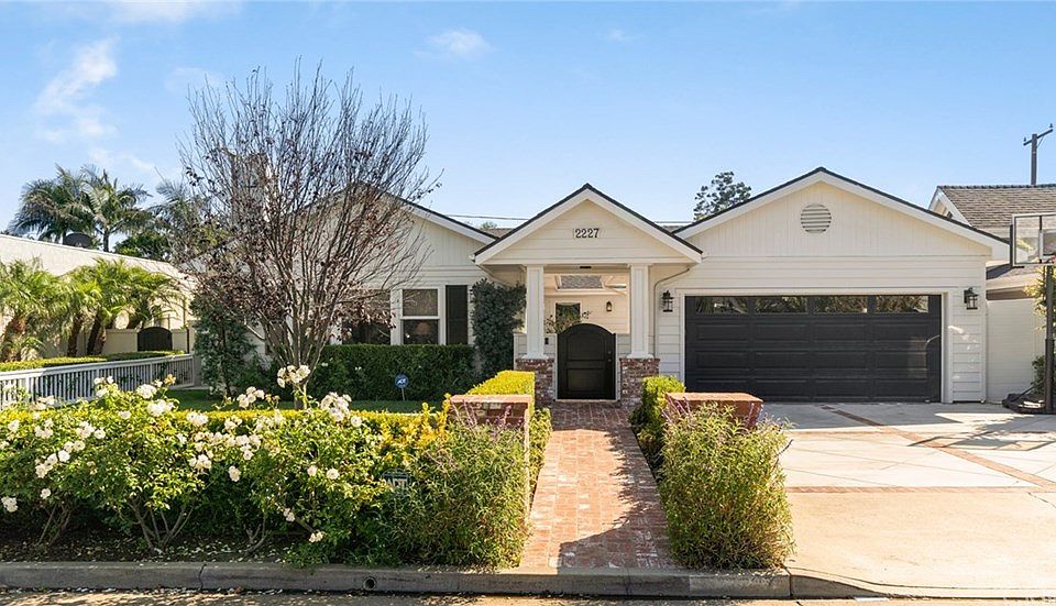 1st image of 2227 Holly Ln