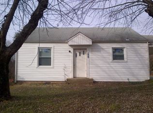 405 Clearview Dr, Martinsville, VA 24112