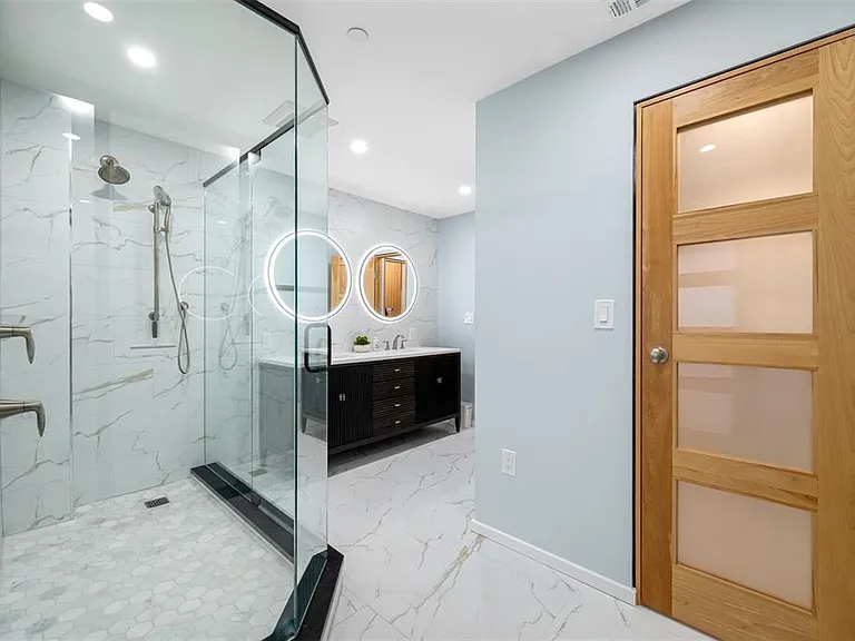 1 Beach Dr SE #2211 — Photo 40