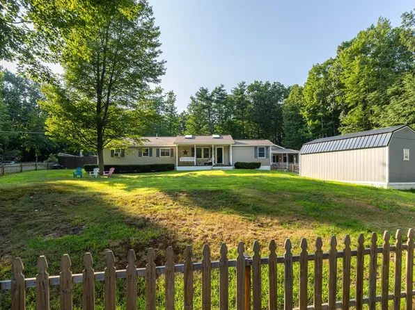 6 Stacy Drive, Rochester, NH 03867