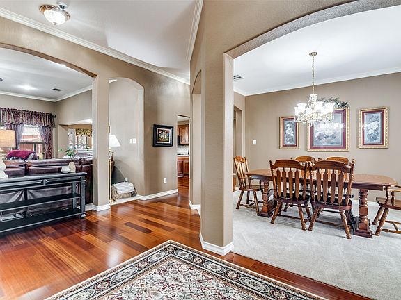 4th image of 2408 Silver Maple Dr