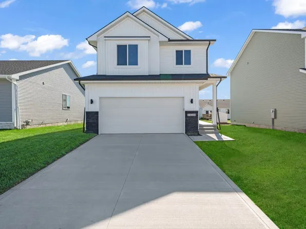 14234 Northpark Dr, Urbandale, IA 50323