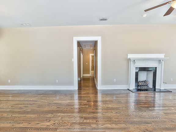 4th image of 1243 N Adams St