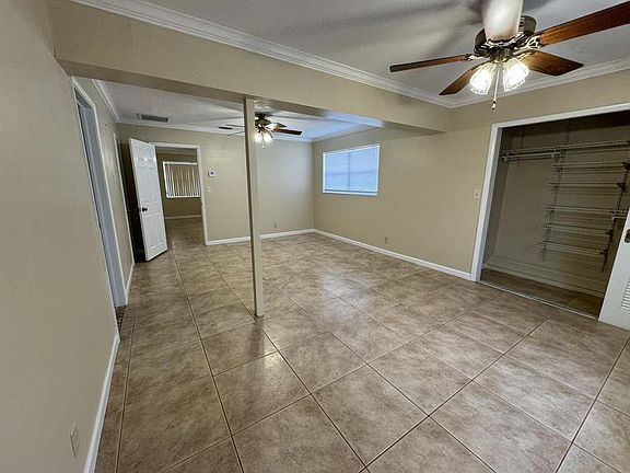 3rd image of 2521 NE 11th Ct #1