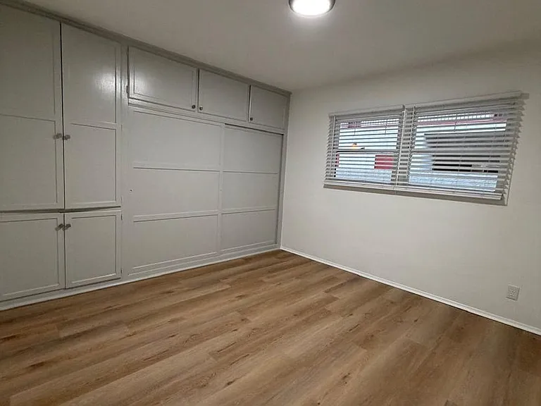 935 N Louise St — Photo 12