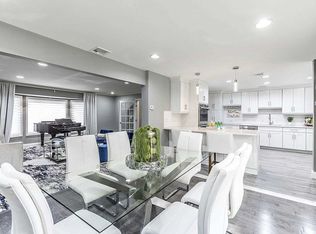 18 Talley Rd, Roslyn, NY 11576