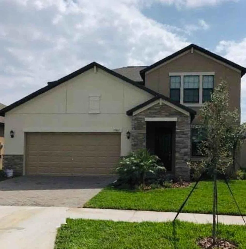 4 bed, 2559 sqft, $3,700 — Photo 3
