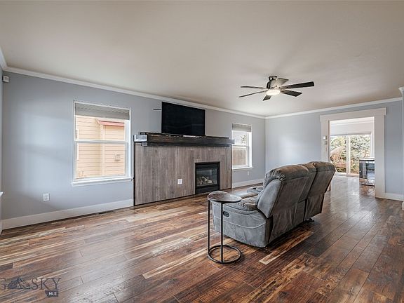 3rd image of 765 N River Rock Dr