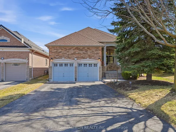 913 Bayley Ct, Newmarket, ON L3X 2L6