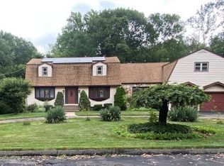 1375 Paradise Ave, Hamden, CT 06514