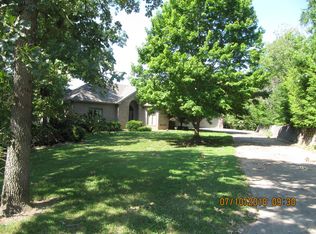1003 Silvercrest Pl, Reeds Spring, MO 65737