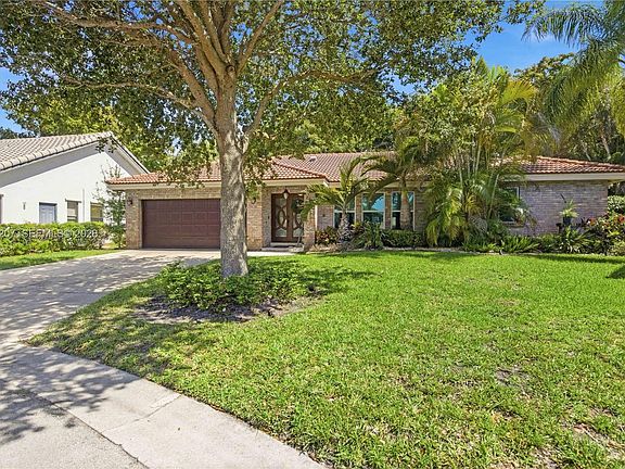 3rd image of 5940 NW 52nd St