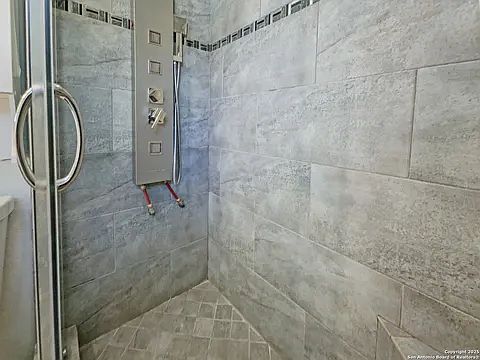 4th image of 4523 Briardale St