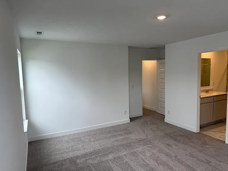 411 Eisenhower St — Photo 22