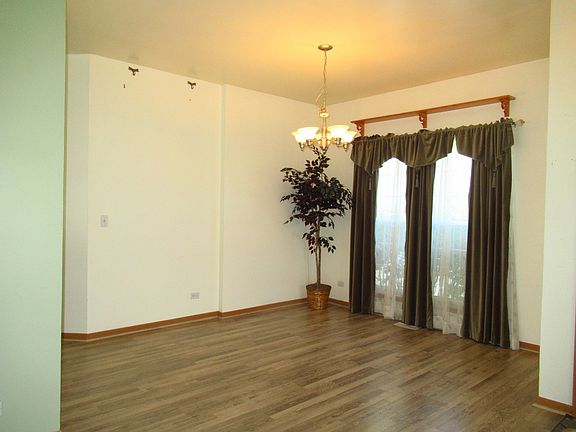 5th image of 857 Eagle Dr