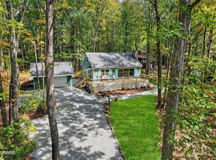 115 Lakeview Ter, Hawley, PA 18428