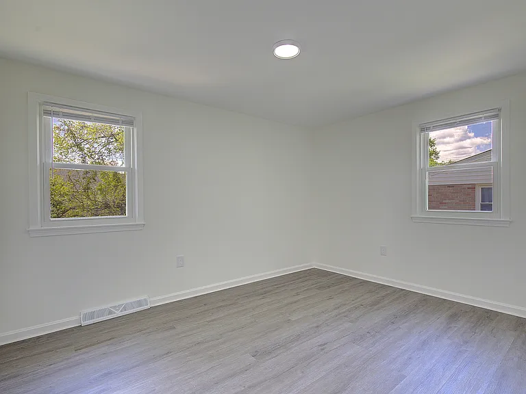 6417 Kaine Dr — Photo 27