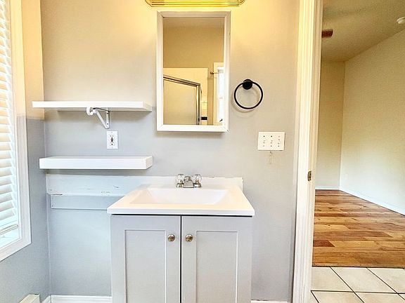 4th image of 703 E Lamme St APT 1