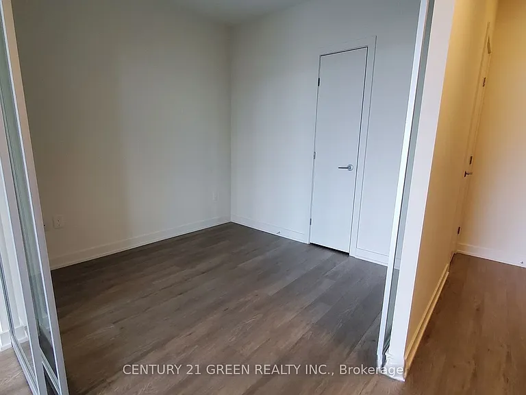 212 King William St #720 — Photo 9