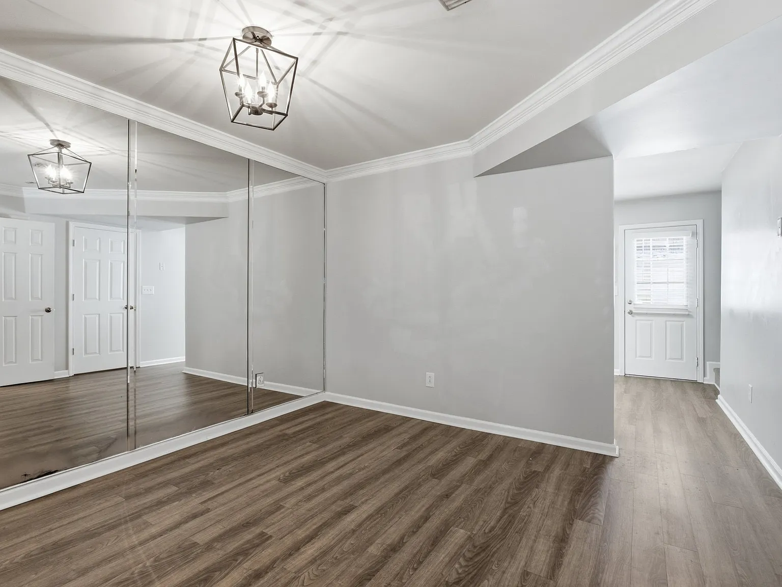 2 bed, 2.5 bath, 1691 sqft, $2,100 — Photo 3