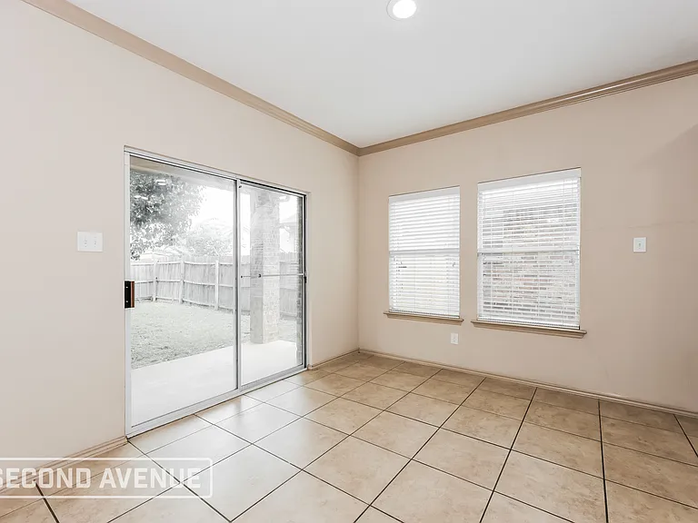 2120 Ingrid Ln — Photo 7