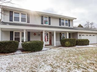 N79W15503 Deerfield Trl, Menomonee Falls, WI 53051