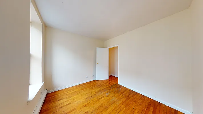 Rented by Bond New York | media 17